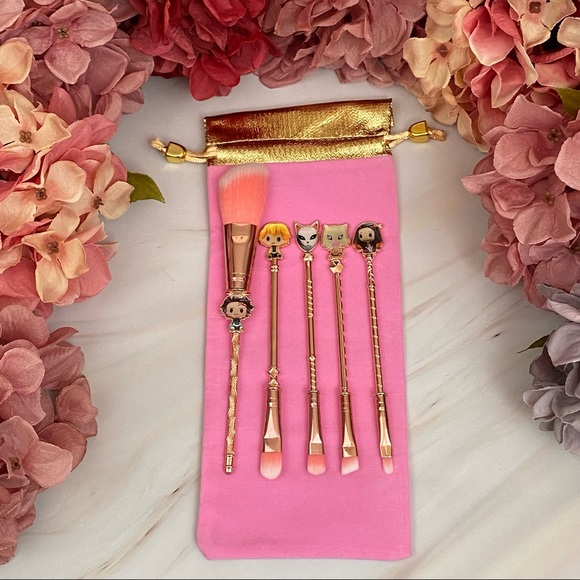 Demon Slayer 5 Piece Makeup Brush Set - Picture 4 of 16